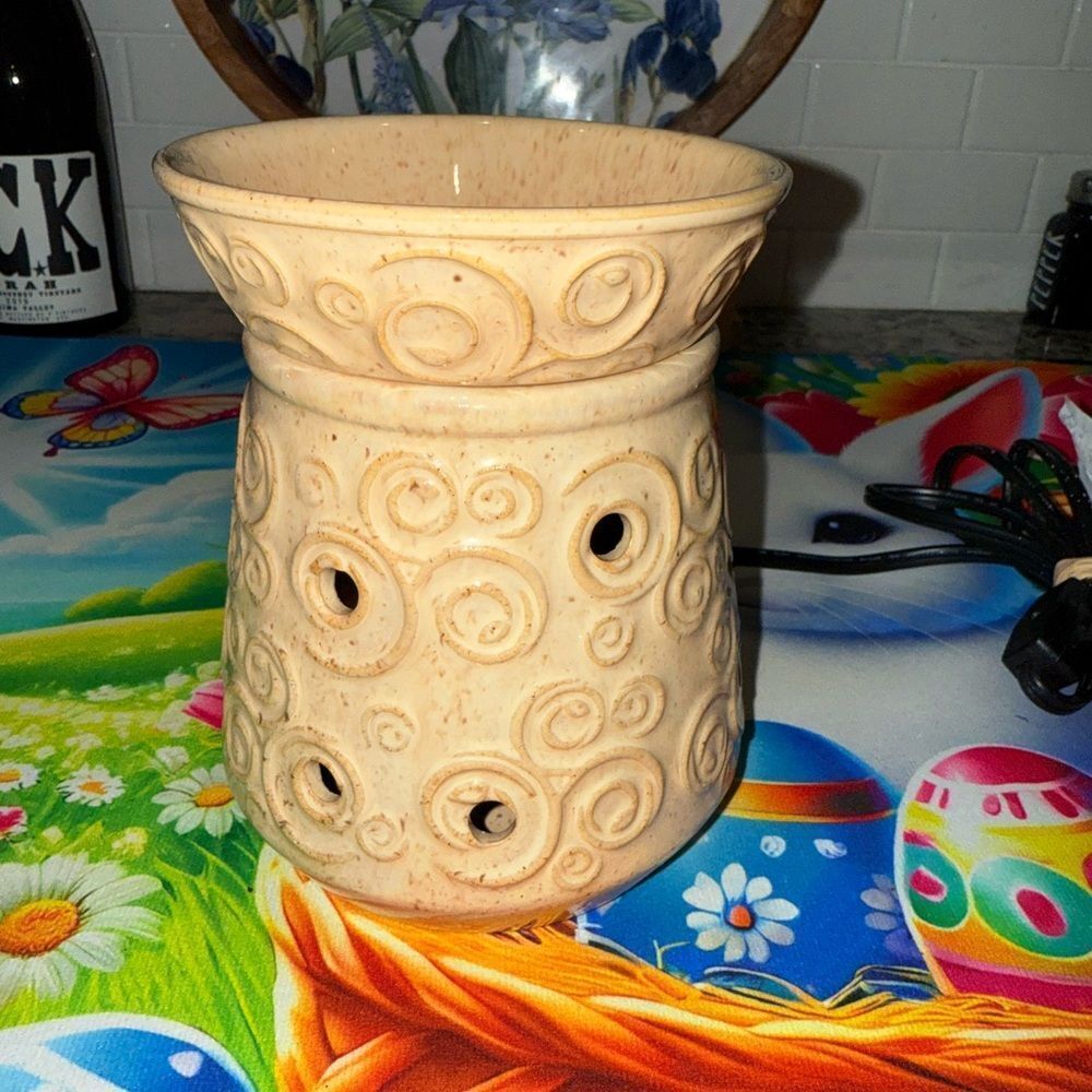 Scentsy Cream Ceramic Accents Wax Warmer
